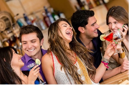 Как соблазнить девушку при подруге? Игорь Лапин дает советы по поводу того, как соблазнить девушку при подруге